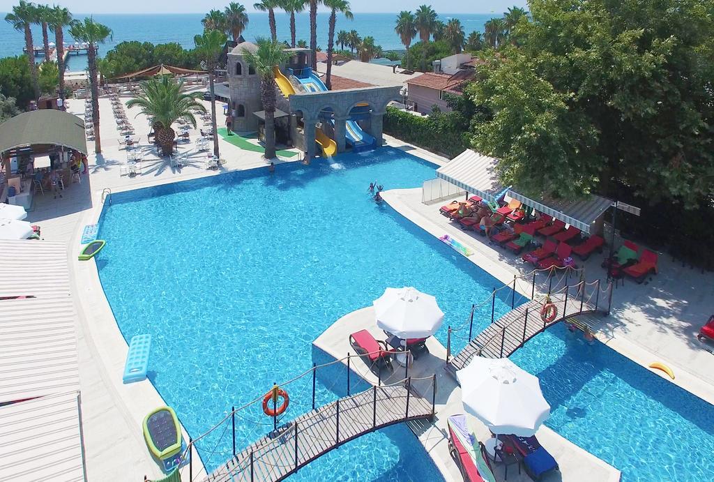 Thalia Beach Resort Hotel Ilica  ภายนอก รูปภาพ