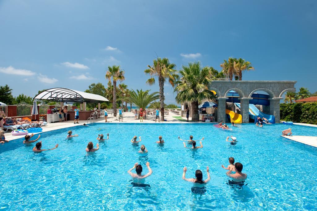 Thalia Beach Resort Hotel Ilica  ภายนอก รูปภาพ