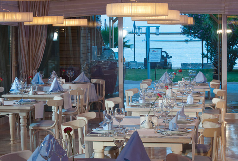 Thalia Beach Resort Hotel Ilica  ภายนอก รูปภาพ