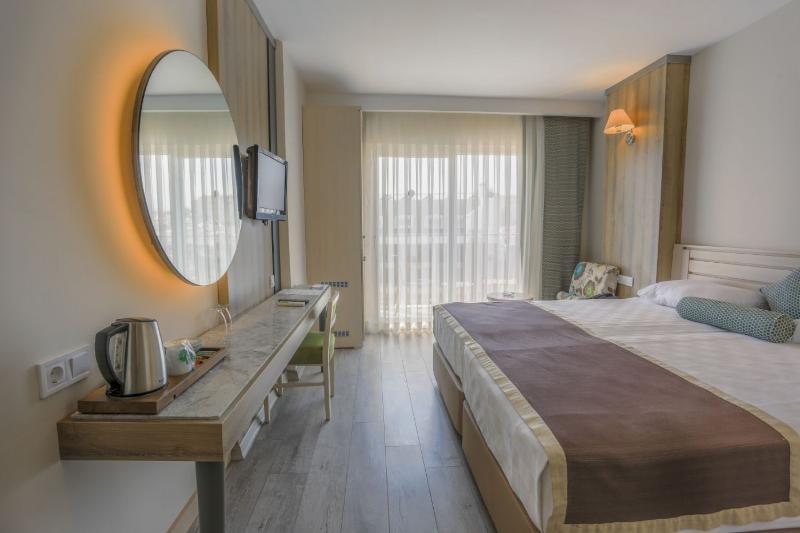 Thalia Beach Resort Hotel Ilica  ภายนอก รูปภาพ
